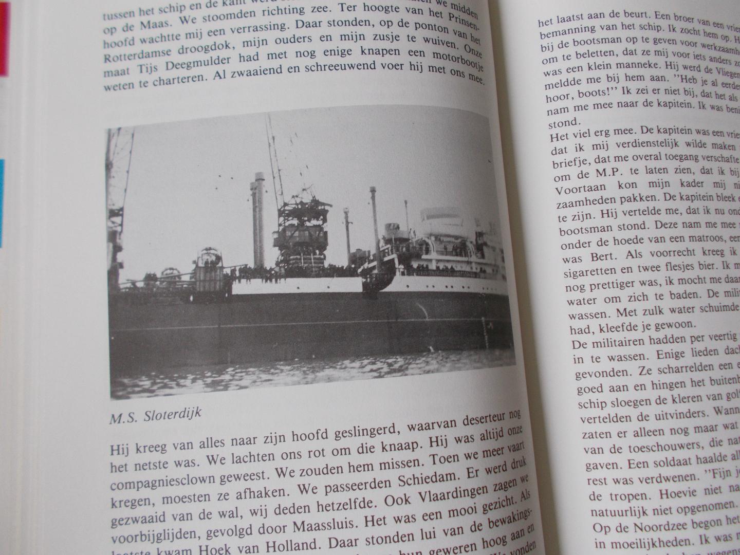 Moraal, Willem - Mariniers in aktie op Oost/Java. Met zware marsbepakking, memoires van Willem Moraal uit 1946-1949, bewerkt door Jaap Venken