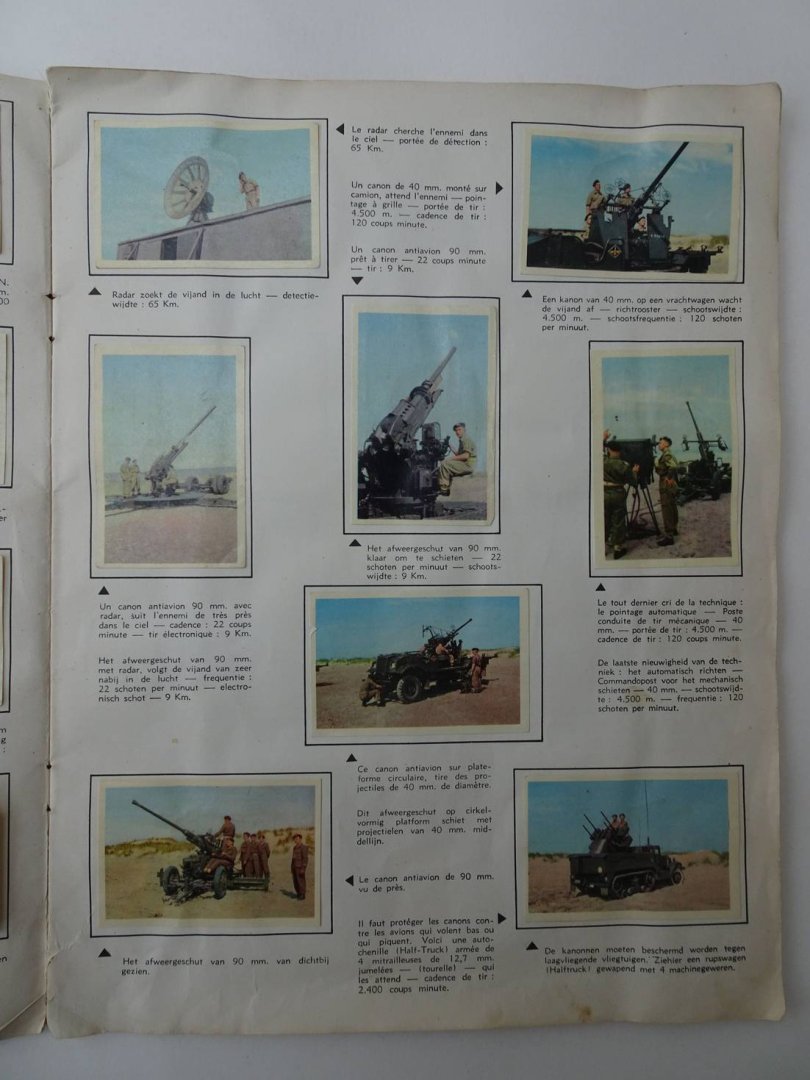 N.n.. - Nos hommes a l'armée/ Onze jongens in dienst. Aangeboden door Chocolat Martougin.