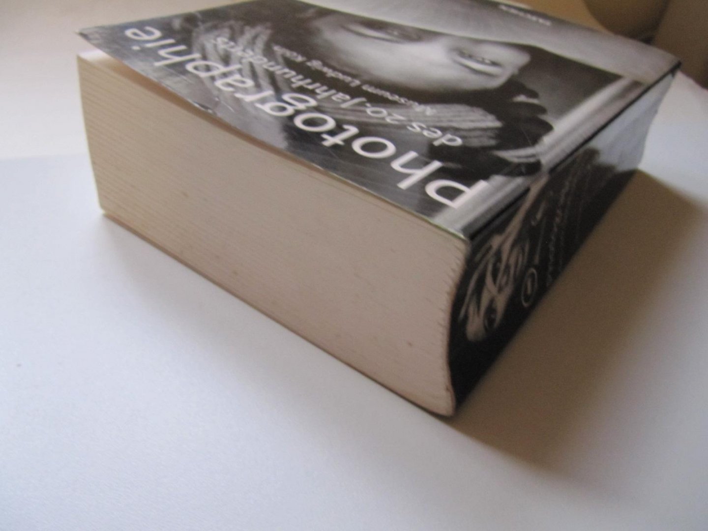 red. Simone Philippi - Photographie des 20. Jarhrhunderts- Museum Ludwig Koln