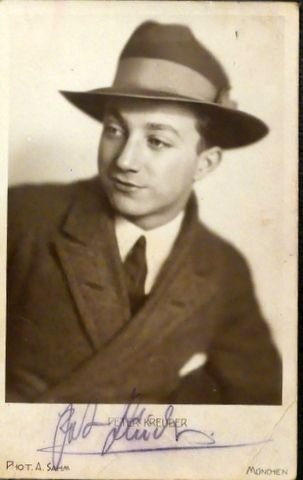 Kreuder, Peter: - [Fotopostkarte mit eigenh. Widmung und Signatur]