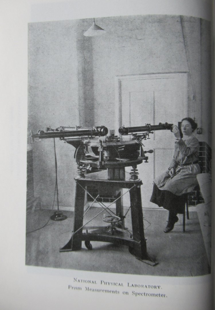  - Dictionary of British Scientific Instruments