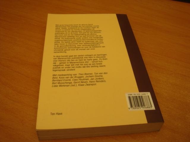 Beemer, Theo e.a - Niet onder stoelen of banken - In discussie met de ethicus Gerrit Manenschijn