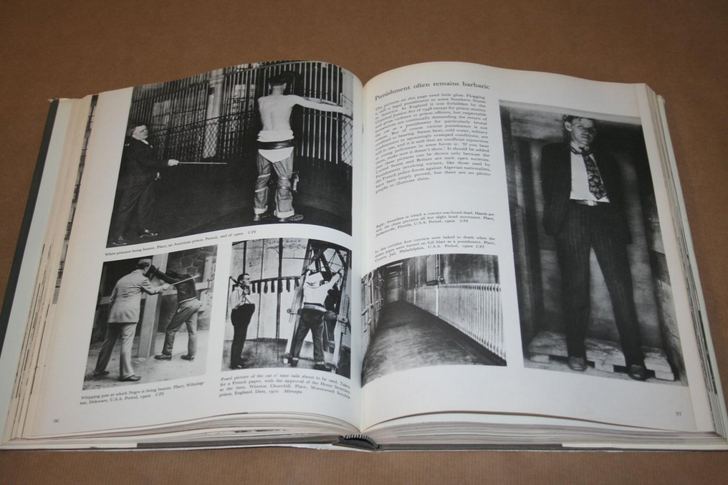 Julian Simmons - Crime and detection -- An illustrated history from 1840