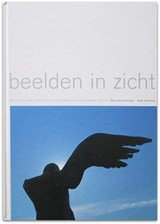 Beelden in zicht - Een keuze uit de gedenktekens en sculpturen in de gemeente Renkum / A selection of sculptures and memorials [...] - Uitgeverij Van Gruting - 2004 - 1e druk - [48] pp - gebonden - incl. losse kaart - meertalig