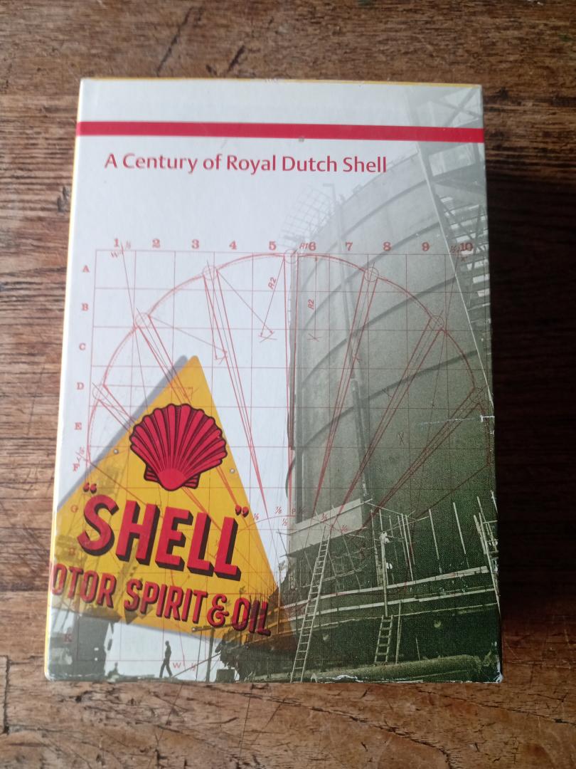 Royal Dutch Shell - een eeuw Koninklijke Shell / A Century of Royal Dutch Shell