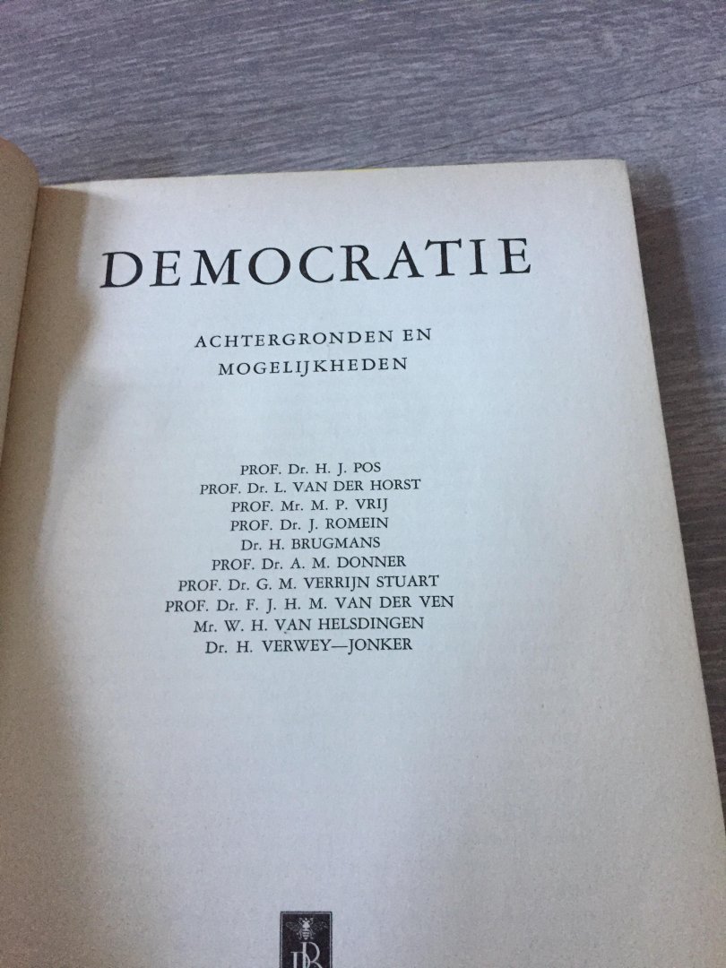 Pos - Democratie achtergronden en mogelijkheden