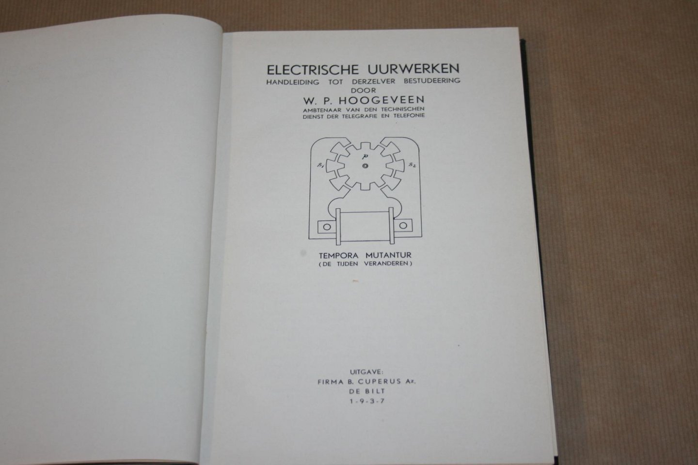 W.P. Hoogeveen - Electrische Uurwerken --  Handleiding tot derzelver bestudeering