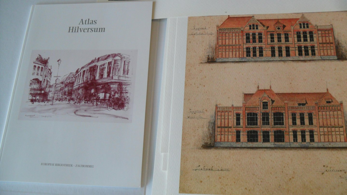Mensch E.E. van/ C.M. Abrahamse - Atlas van Hilversum   ( Boek en 28 losse kunstplaten van Hilversum)