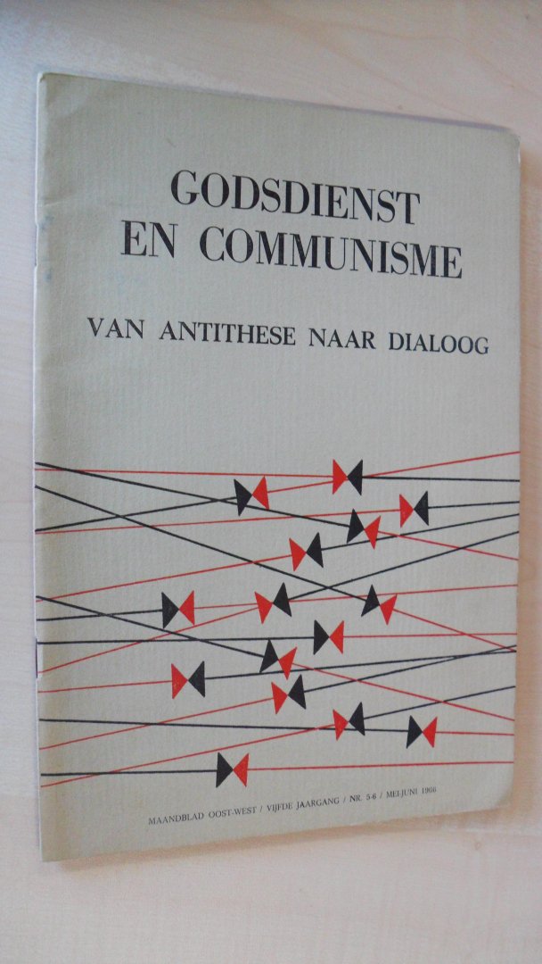 Red/ Couwenberg Dr. S.W. e.a. - Godsdienst en Communisme  van antithese naar dialoog