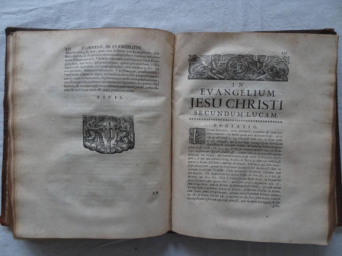 Jansen, Cornelis (Jansenii). - Corn.Jansenii Leerdamensis, S.Th. Doct. & Prof. Lovaniensis, Episcopi Iprensis, Tetrateuchus sive commentarius in Sancta Jesu Christi Evangelia, edtio nova, cui accessit in margine Sacer textus.