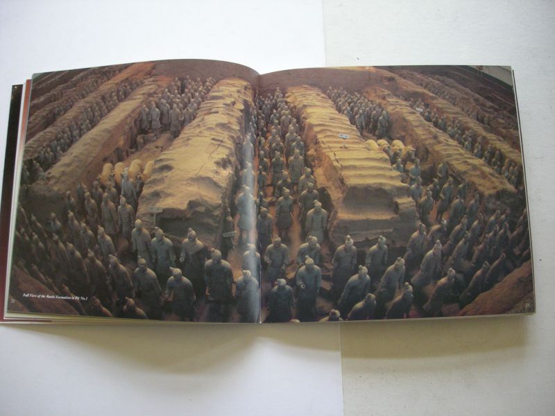 Jia Qi, ed. / Youming, G., fotogr. / Zuyi, vert.inl. - Terracotta Warriors and Horses of Emperor Qin Shi Huang