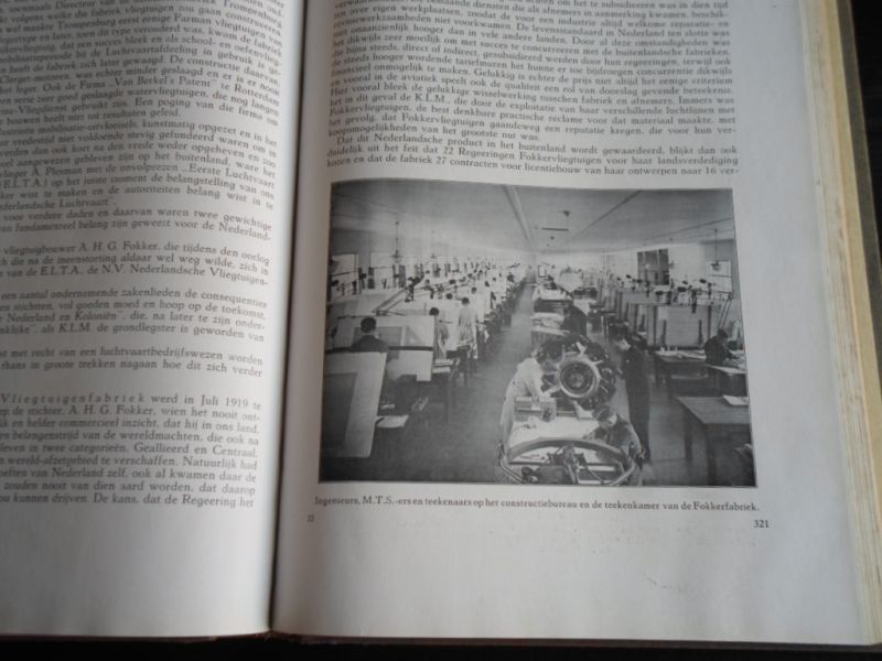 Gedenkboek - Het bedrijfsleven tijdens de regeering van H.M.Koningin Wilhelmina 1898-1938