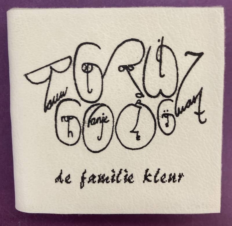 BROESE VAN GROENON, FIONA. - De familie kleur. Deur.