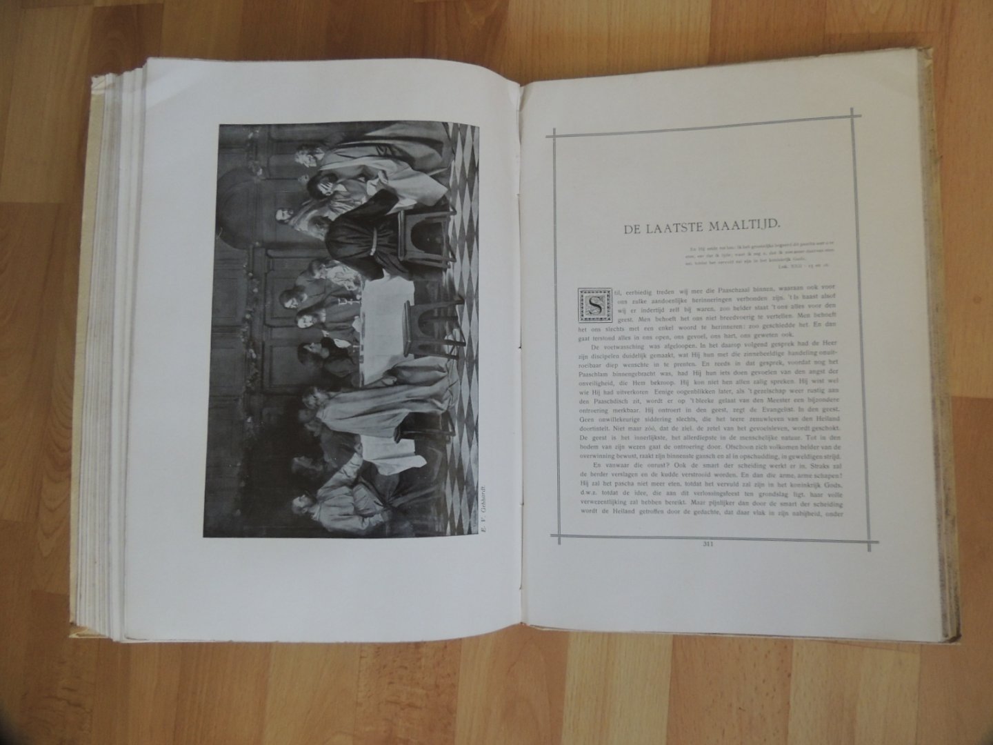 Flier,Dr. G.J. van der; Gunning, Dr. J.H. (JHzn); Jonker, Dr. A.J.Th.; Nes, Dr. H.M. van ; Ulfers, S. (bijschrijvingen bij getoonde platen) - Gewijde Kunst, Honderd platen naar schilderijen van bekende meesters ( uit A.G. TEMPLE's "Sacred Art") met bijschriften