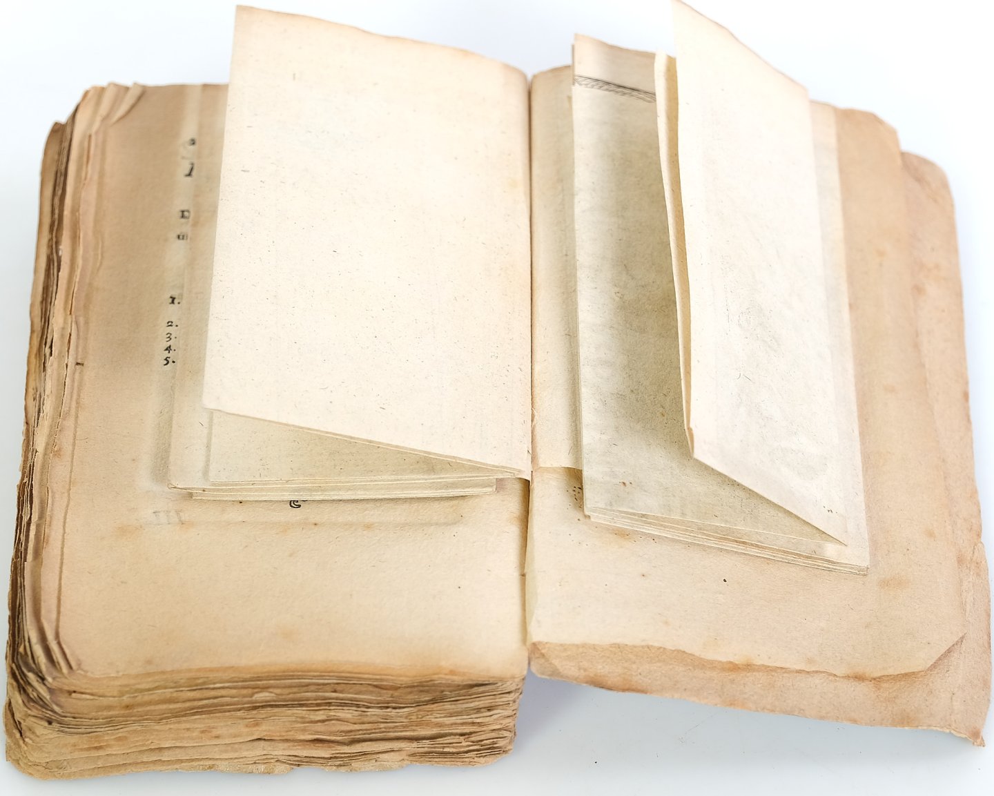 Gibraltar: (Anonym). - (Booklet with 2 titles:): Militarischer Almanach auf das Jahr 1780 (and) Militarisches Taschenbuch auf das Jahr 1780.