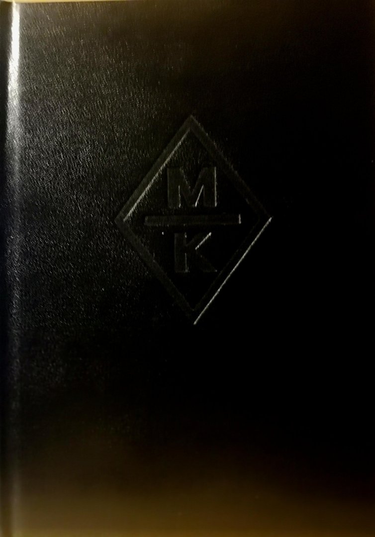 Kisman , Max . [ ISBN  ] 5318 . ( Geïllustreerd met kleuren- en zwart-wit tekeningen . ) - Diary Documents 1986-1989 . Hoogte Sex Spanning Plezier . & Diary Documents 1989-1994 . Bar Cel Ona . Sun Siesta Pavlova .