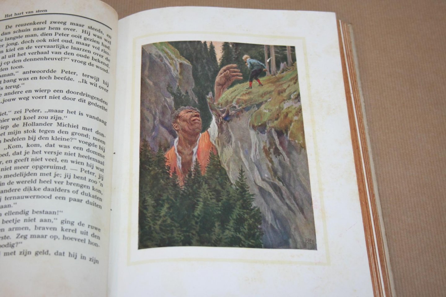 Bewerkt door Kaspar van Limburg -- Met 15 gekleurde en vele zwarte platen van Paul Hey - De sprookjes van Hauff