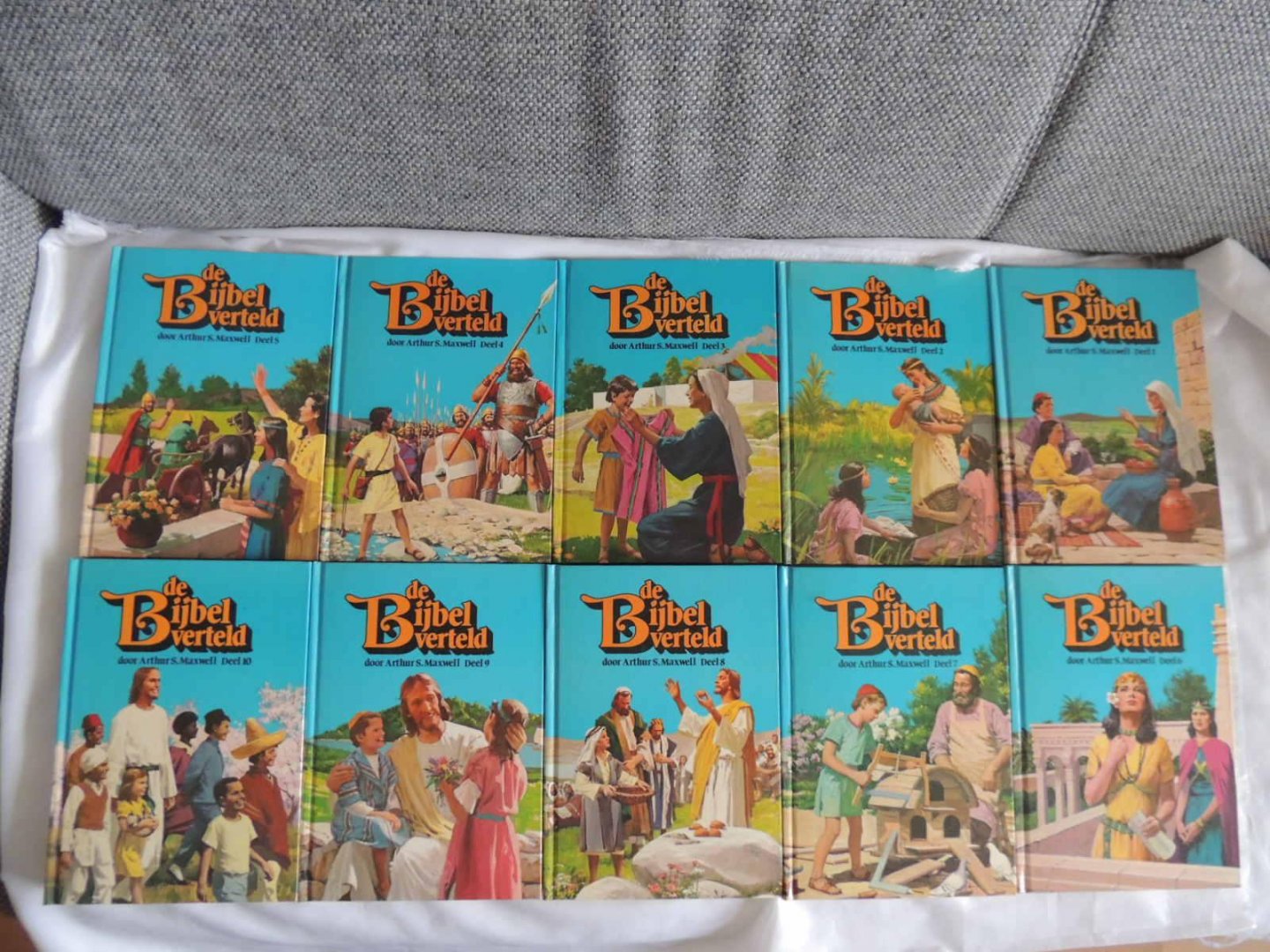 Maxwell, Arthur S - De Bijbel in woord en beeld / verteld - DEEL 1.2.3.4.5.6.7.8.9.10  COMPLETE SERIE - De Bijbel verteld. Meer dan vierhonderd verhalen. Het gehele Bijbelverhaal van Genesis tot Openbaring (Compleet 10 delen)