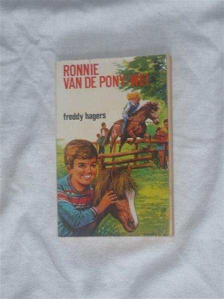 Hagers, Freddy - JK, 154: Ronnie van de pony-wei