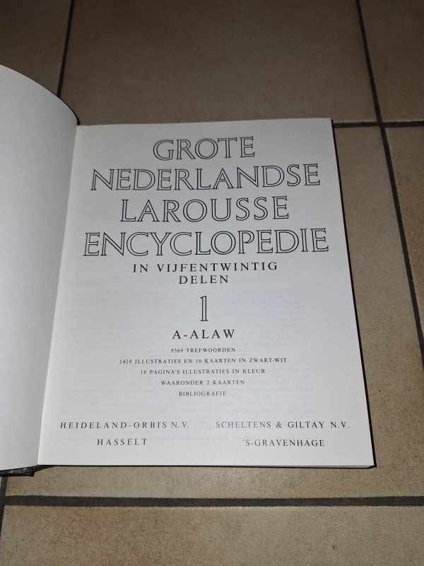 Larousse - Grote Nederlandse Larousse encyclopedie. In vijfentwintig delen.