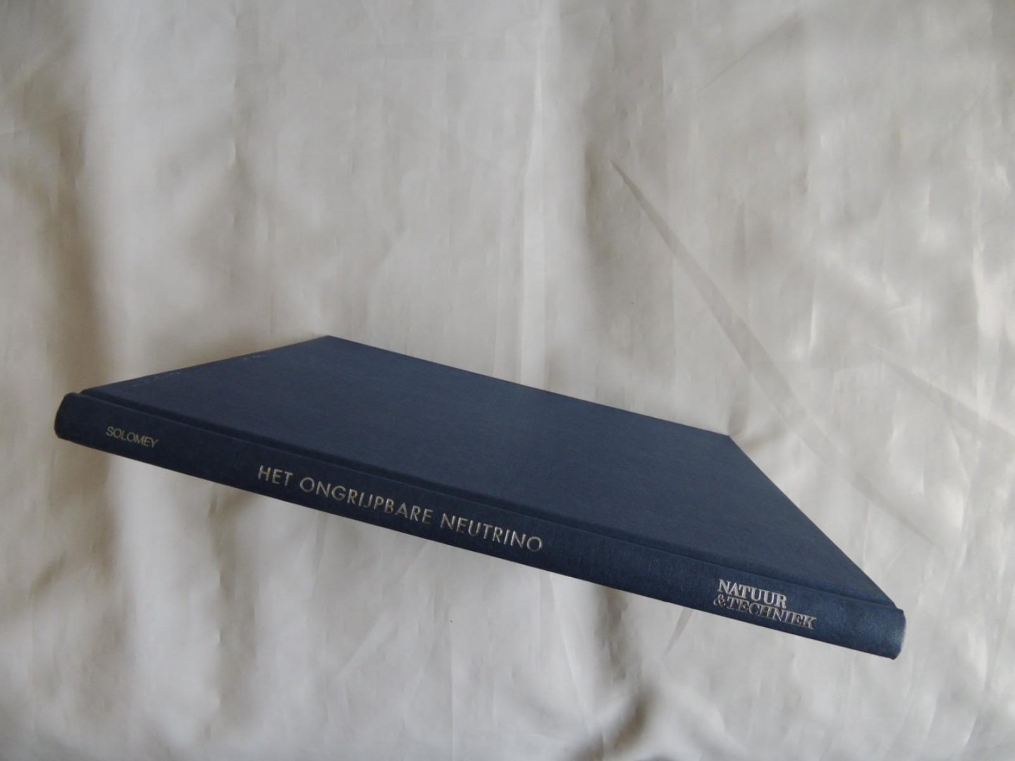Solomey, Nickolas - Het ongrijpbare neutrino, Een subatomair detectiveverhaal - Wetenschappelijke bibliotheek 61