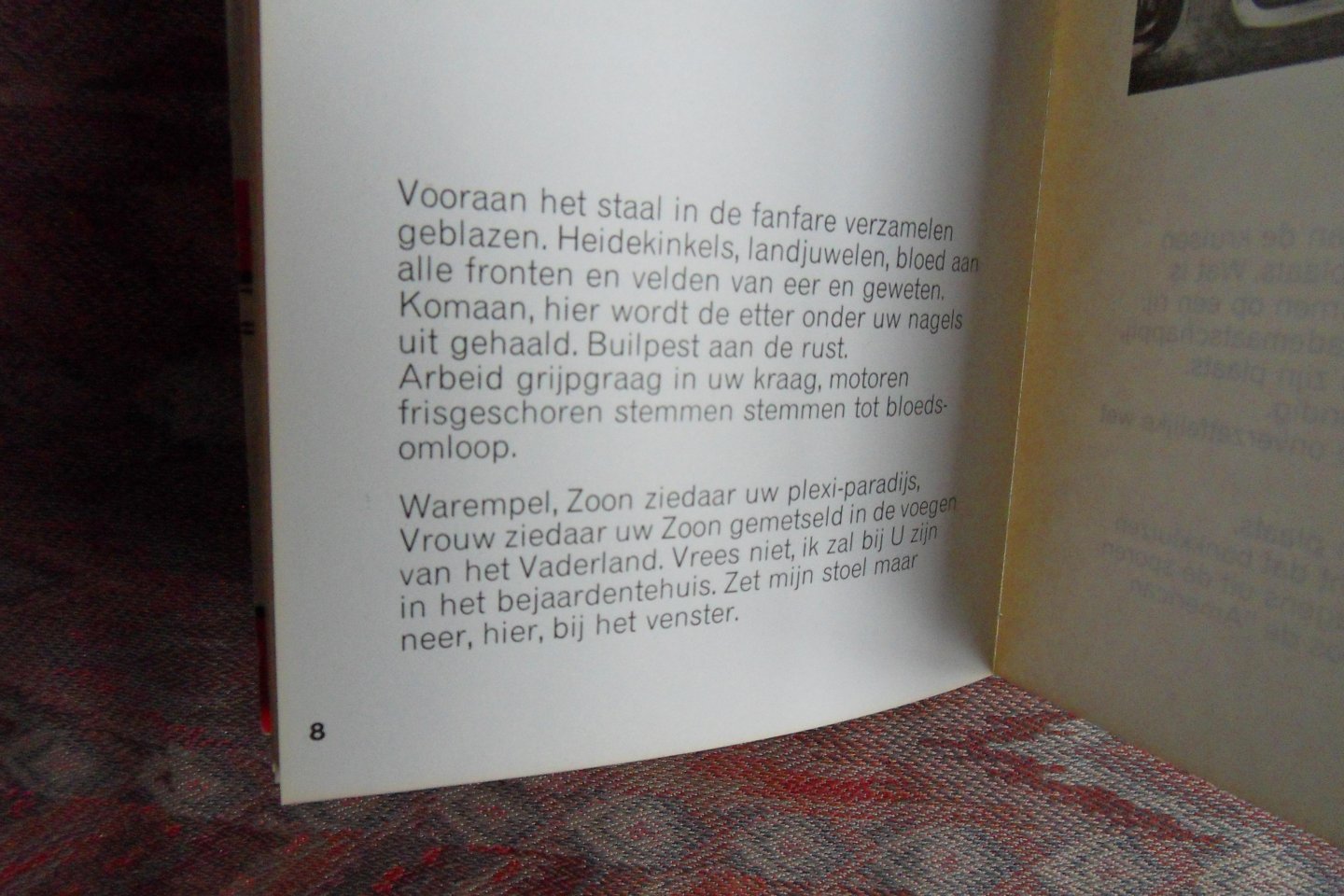Bruynseraede, Marc. [ met een GESIGNEERDE opdracht van de dichter voor de dichter / journalist Max Nord ]. - Een busreis naar Antwerpen. - Een plastisch-literaire evocatie. [ Genummerd ex. 181 / 200 ].
