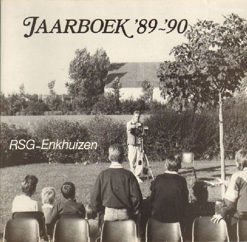 Diverse auteurs - Jaarboek 1989-1990, RSG Enkhuizen, 96 pag. softcover met o.a. Alle Klassefoto's, zeer goede staat