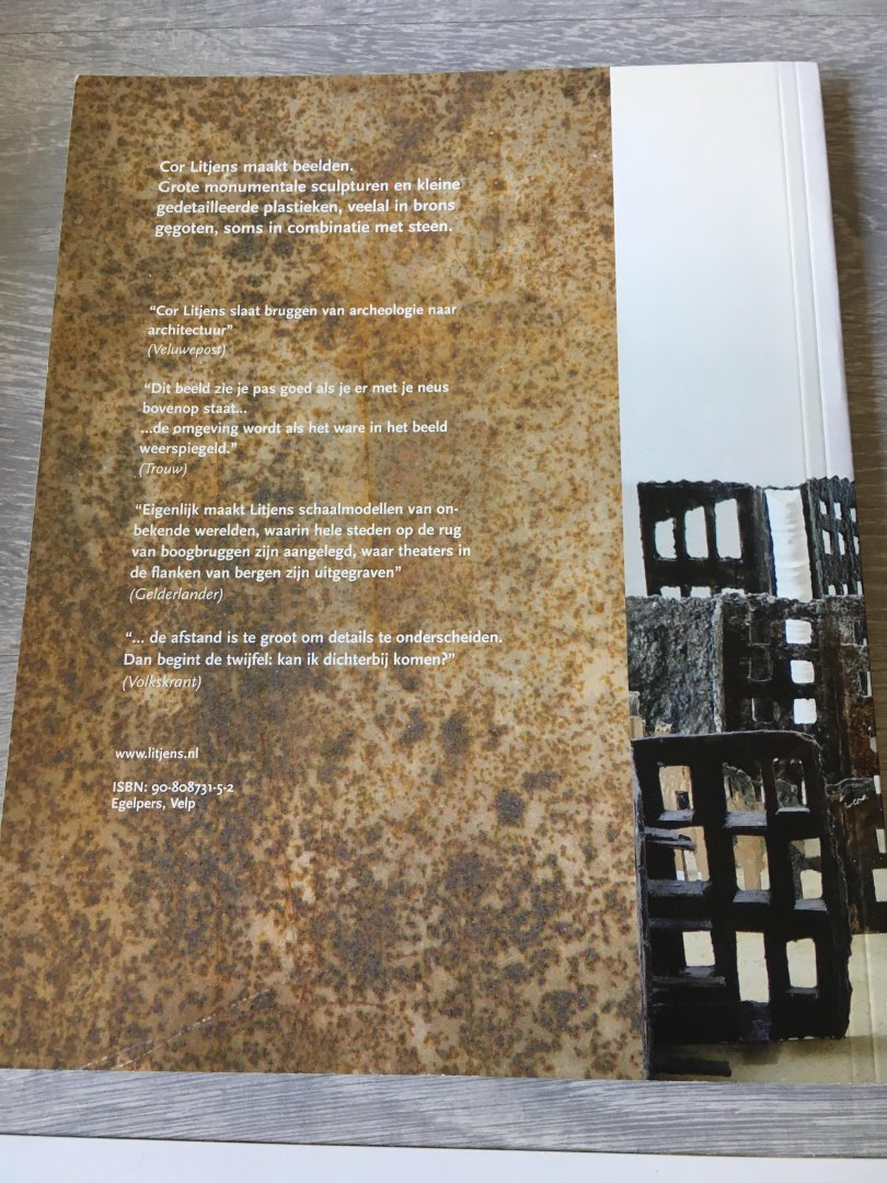 Cor Litjens - Beeldbouwwerk Cor Litjens, gesigneerd