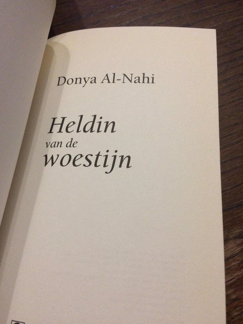 Al-Nahi, D. - Heldin van de woestijn