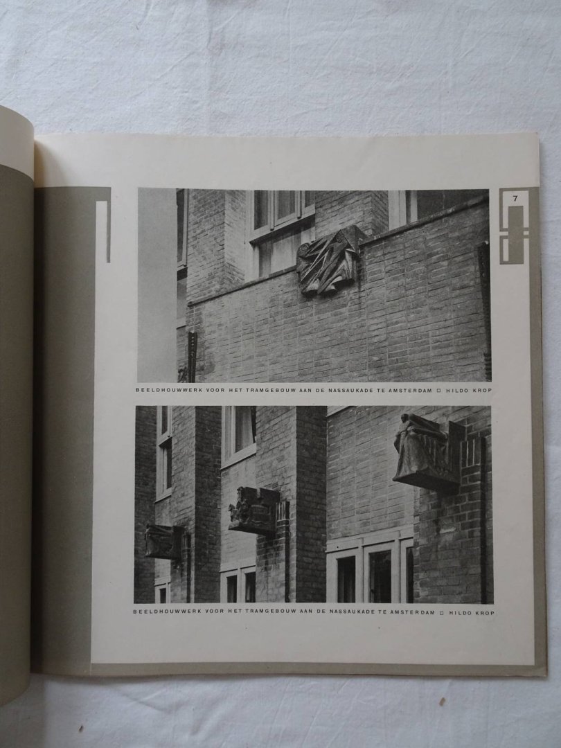 Wijdeveld, H. TH. (ed.). - Wendingen, Maandblad voor Bouwen en Sieren van Architectura et Amicitia; no. 1 1924; bouw-beeldhouw-werken van H.A. van den Eijnde, John Rädecker, Th.A. Vos, Theo van Reijn, Joh. Polet, Hildo Krop en J. van Lunteren.