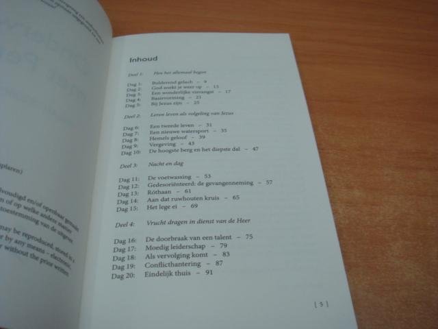 Stoorvogel, Henk - Onderweg met Petrus - Vakantiebijbelleesgids - 20 lessen uit zijn leven