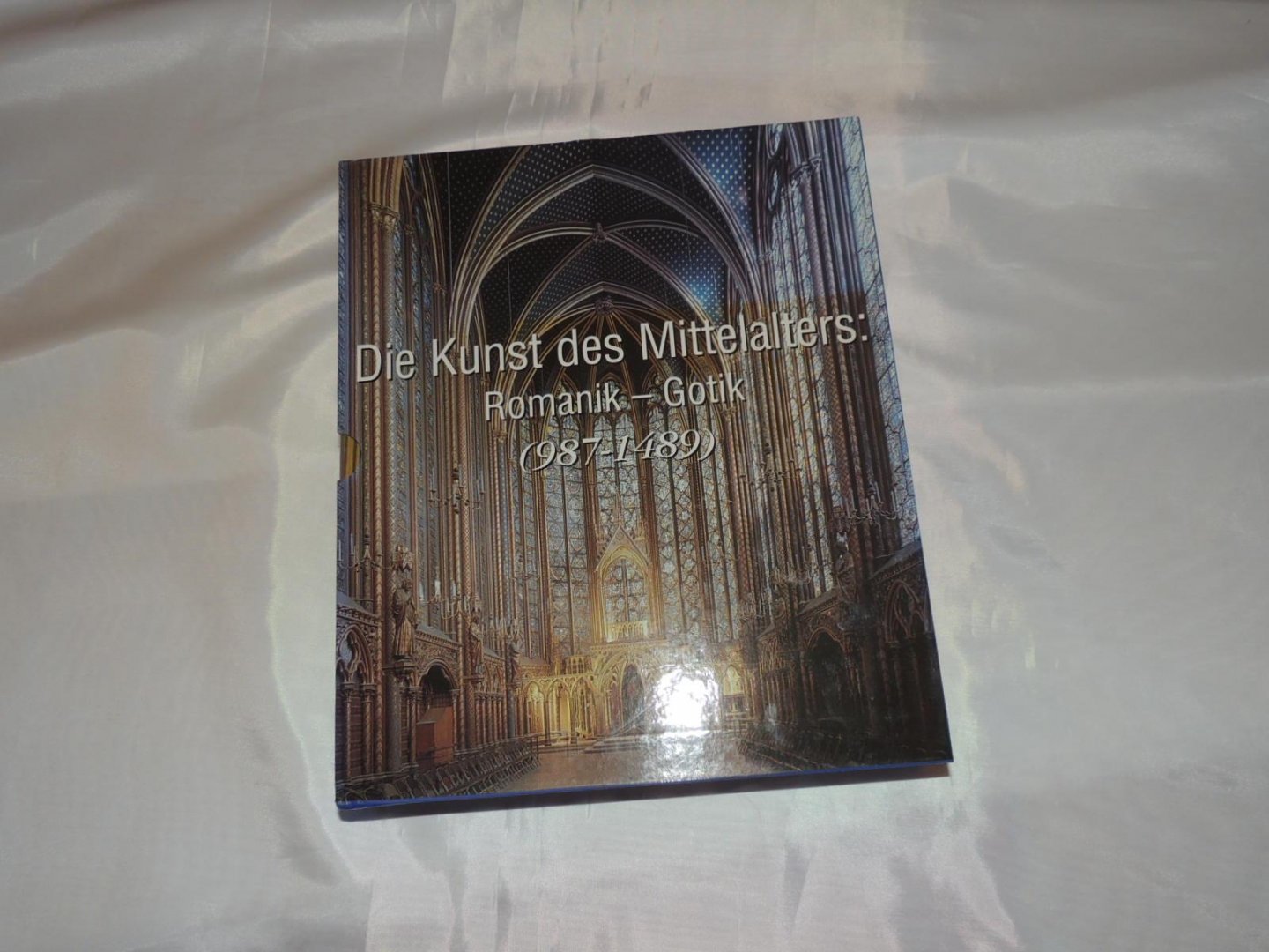 Victoria Charles, Klaus H. Carl - Die Kunst des Mittelalters. Romanik - Gotik (987 - 1489).