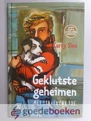 Slee, Carry - Geklutste geheimen --- Met strafwerk toe.