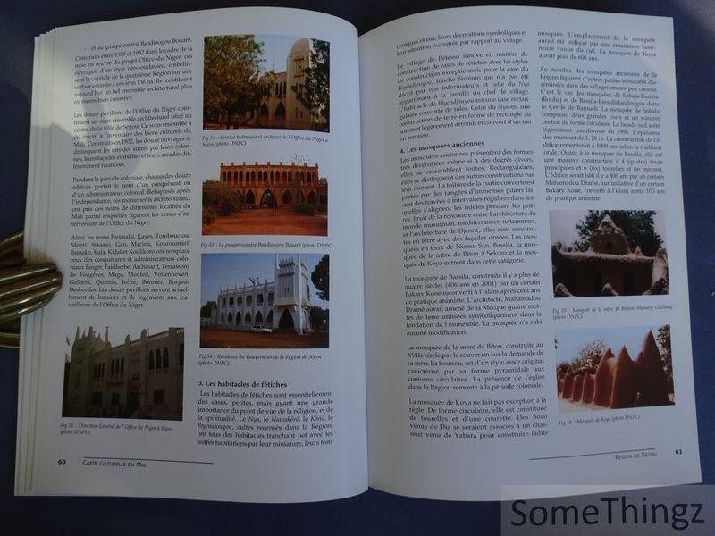 Mali. Ministère de la Culture, préface Amadou Toumani Touré. - Carte culturelle du Mali: esquisse d'un inventaire du patrimoine culturel national.