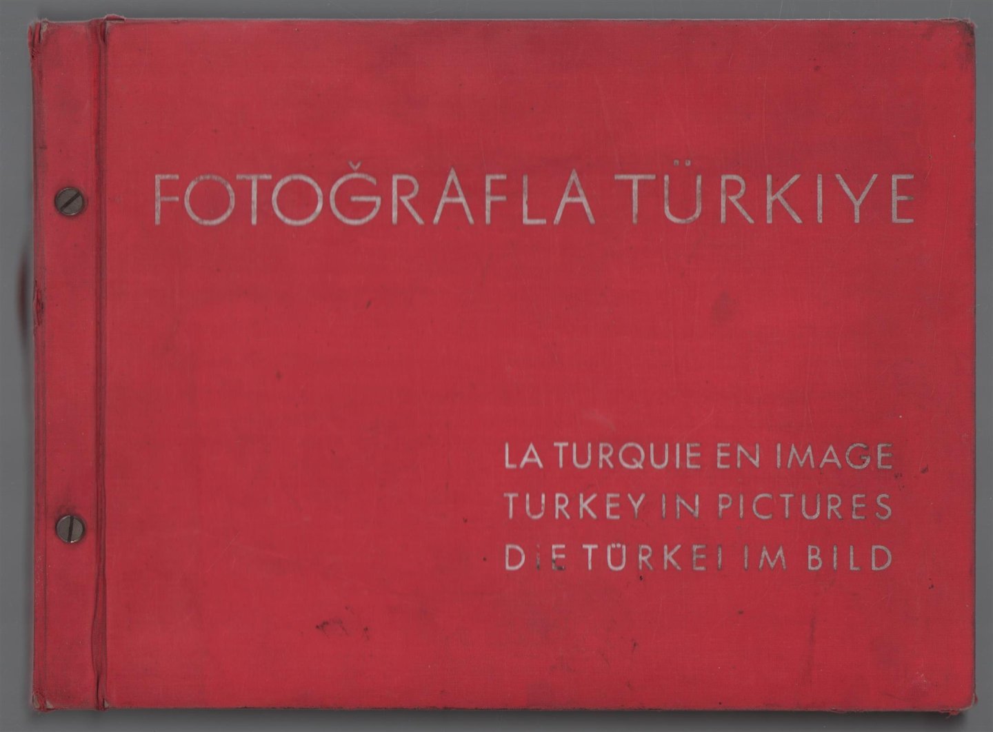 Turkey. - Fotoggrafla Turkiye. La Turquie en image. Turkey in pictures. Die Türkei im Bild. [A collection of photographs, with introductory text.].