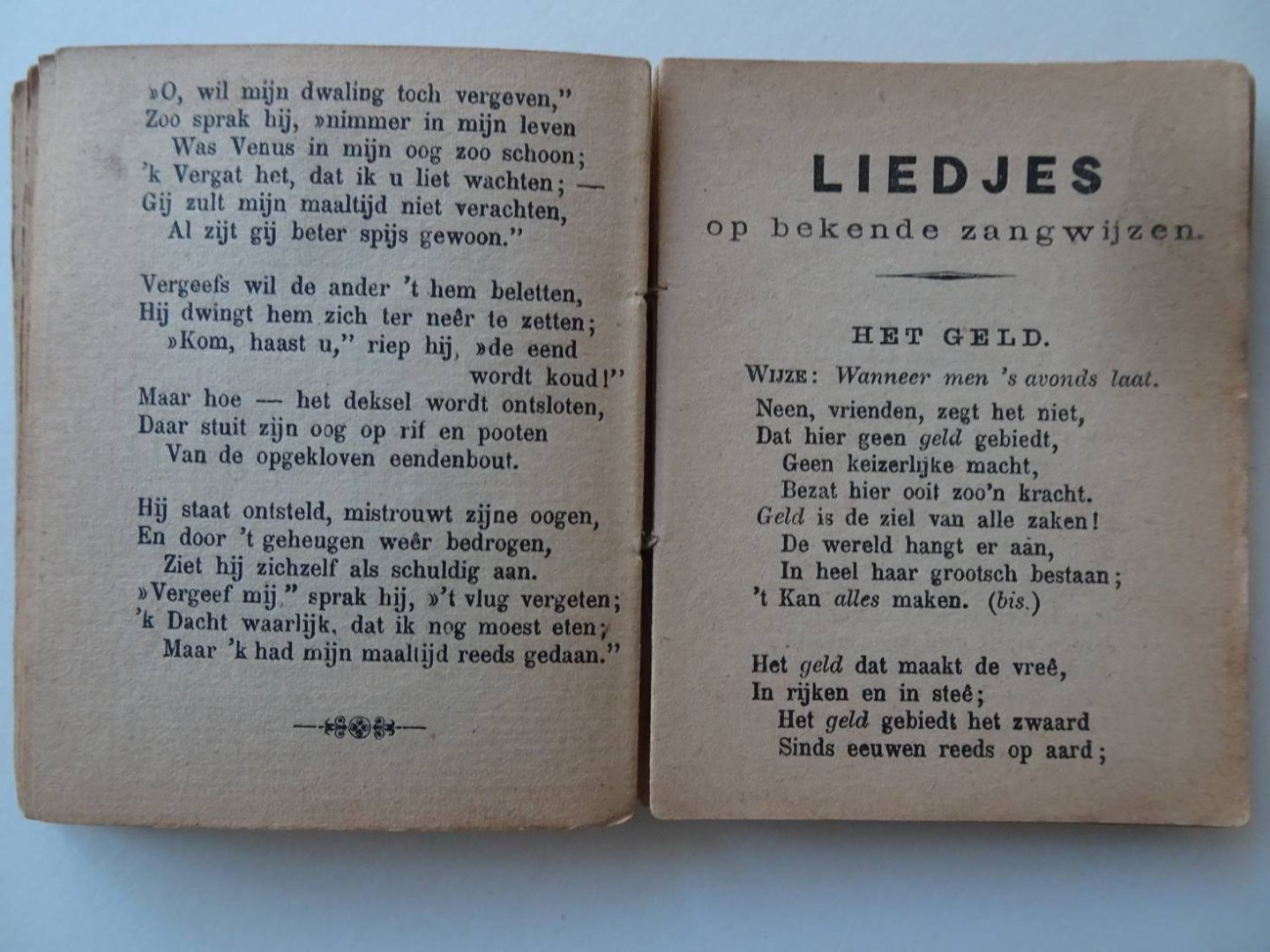 N.n. - Van Zwaamen's en Thompson's almanak voor het jaar onzes Heeren Jesu Christi 1906. Voorzien met de jaarmarkten, kermissen, paarden-, beesten-, leer- en andere markten, alsmede de Maans op- en ondergang.