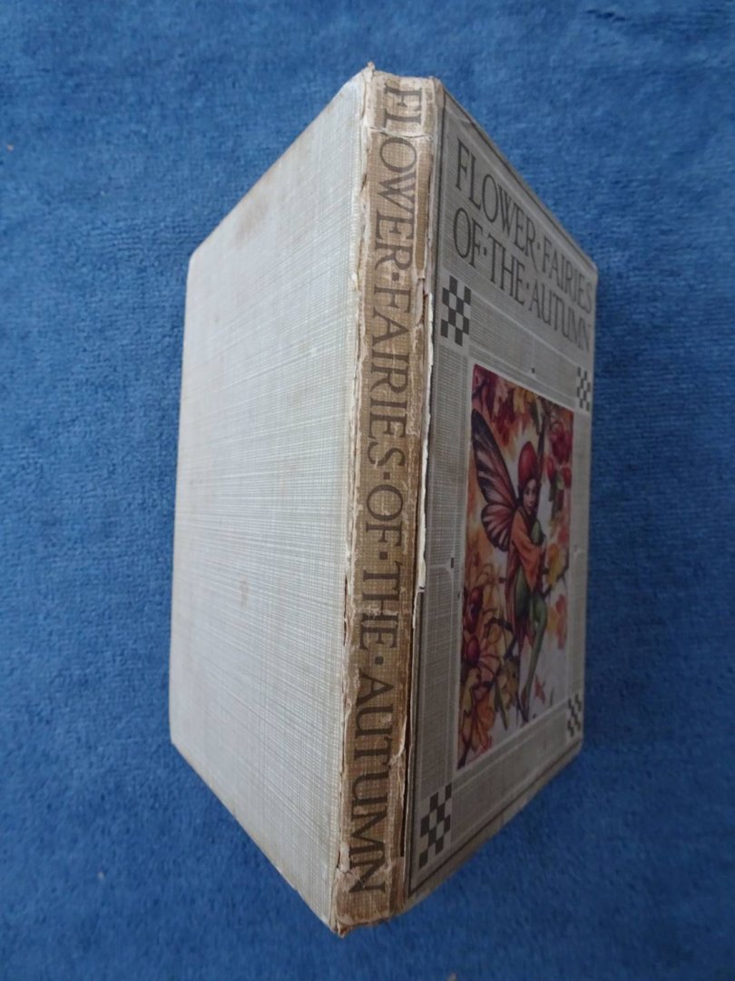 Barker, Cicely Mary. - Flower Fairies of the Autumn. With the nuts and Berries they bring.