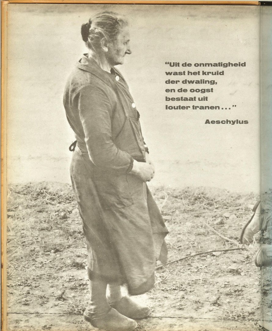 Esteban, Claude en Anka Muhlstein & Robert Abirached en kaarten zijn van Jac Mercier - Grootboek van de Tweede Wereldoorlog Eerste Deel III. Van Stalingrad  tot  Hirosjima