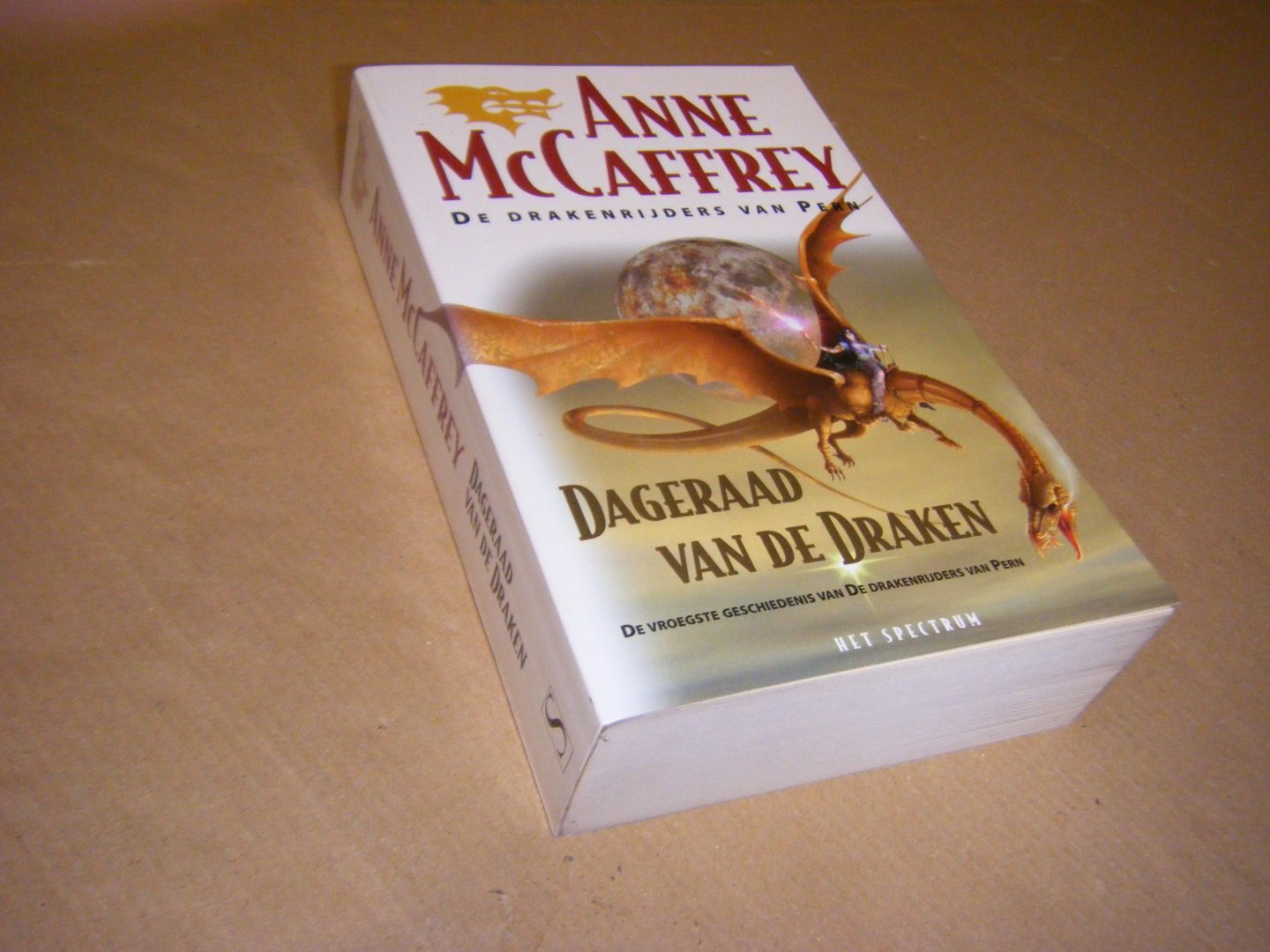 Anne McCaffrey - De drakenrijders van Perm. Dageraad van de draken.