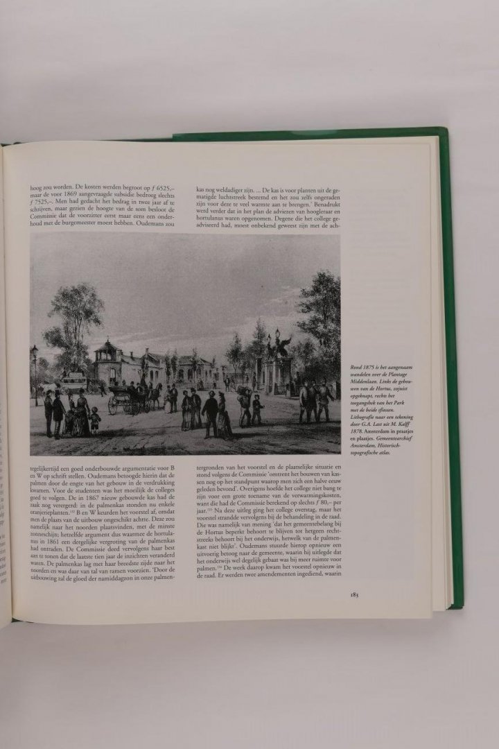 Wijnands, D.O., Zevenhuizen, E.J.A., Heniger, J. - Een sieraad voor de stad. De Amsterdamse Hortus Botanicus 1638-1993 (3 foto's)
