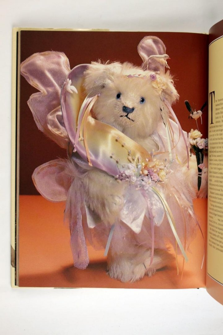 Menten, Ted - The Teddy Bear Lover's. Companion being a book of their life and times (3 foto's)