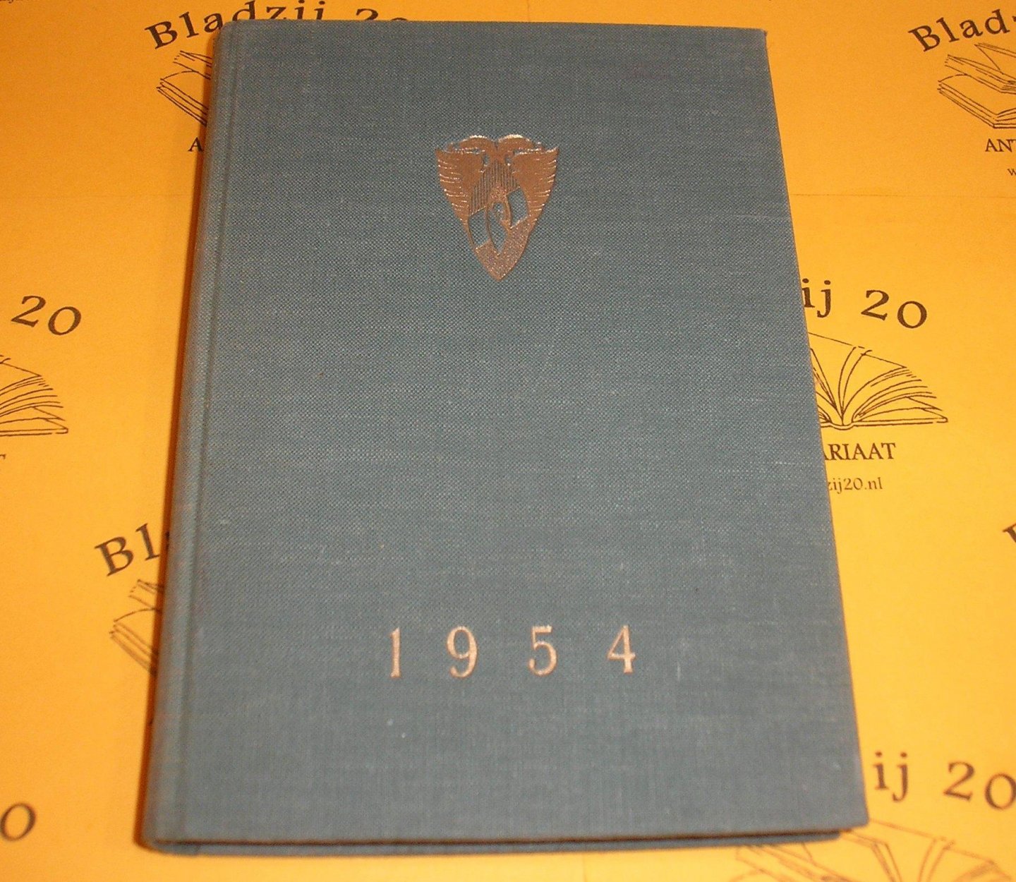 Almanak Magna Pete 1954. - Almanak der Groningsche vrouwelijke studentenclub Magna Pete 1954.