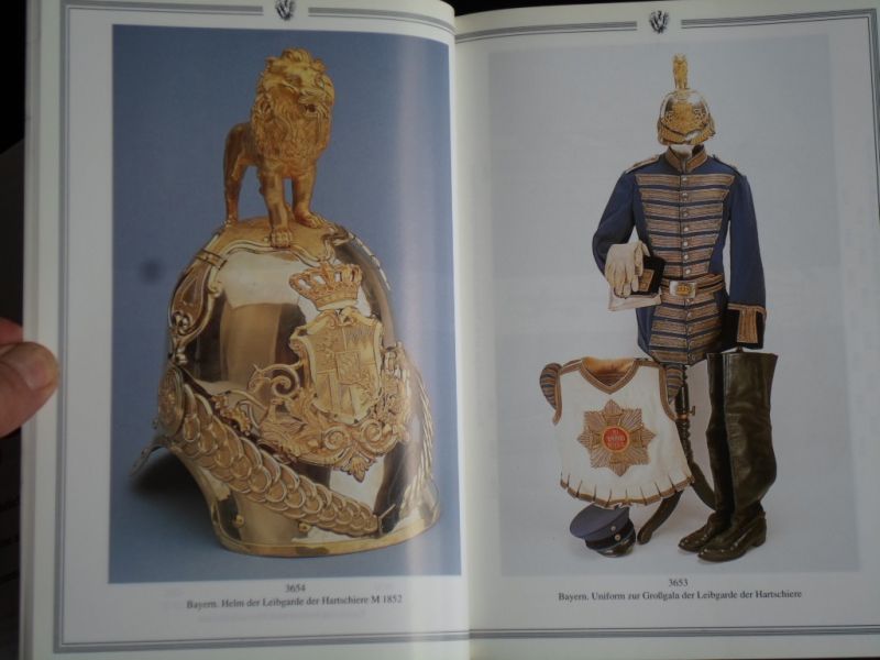 Veilingcatalogus 27 - Antiken, Alte Waffen, Orden, Militaria, Geschichtliche Objekte