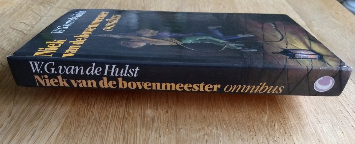 Hulst, W.G. van de - NIEK VAN DE BOVENMEESTER