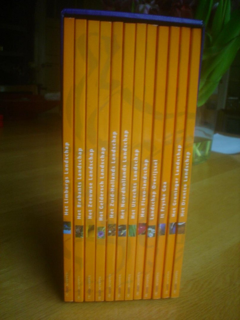 diverse - Van alle provincies één boekje. Groninger Landschap; Drents -; It Fryske Gea; - Overijssel; Flevo -; Utrechts -; Geldersch -; Zuid-Hollands -; Noordhollands -; Zeeuwse -; Brabants -; Limburgs -
