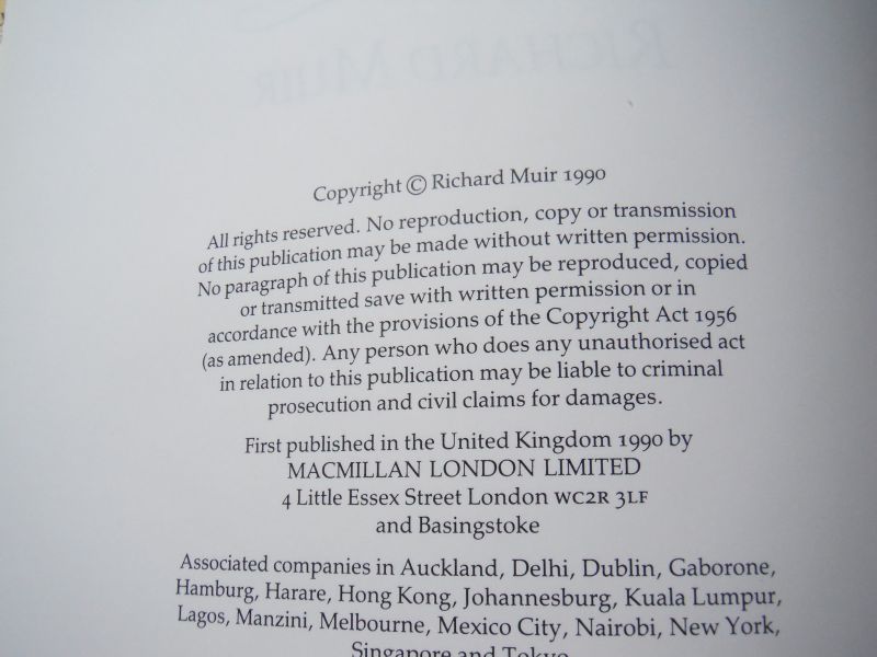 Muir, Richard - Castles & Strongholds