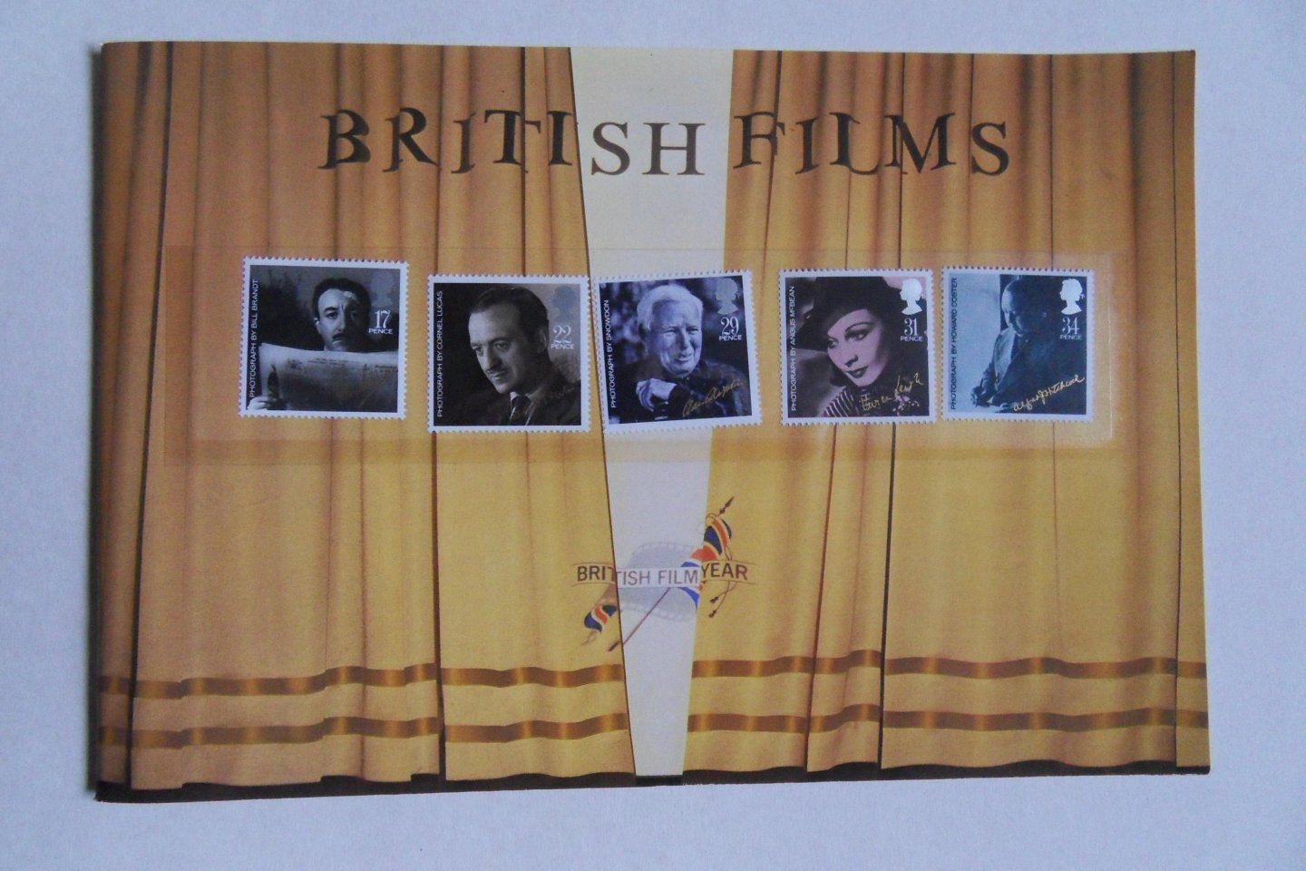 Pettigrew, Terence (text). - British Films. [ Complete with the five stamps in mint state ].