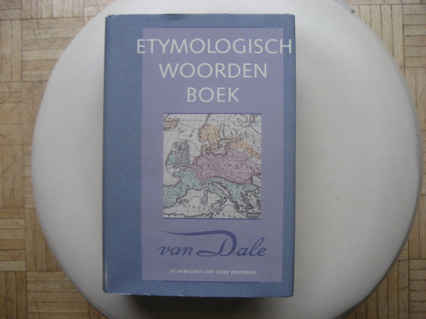 Dr.P.A.F. van Veen - Etymologisch Woordenboek  / De herkomst van onze woorden