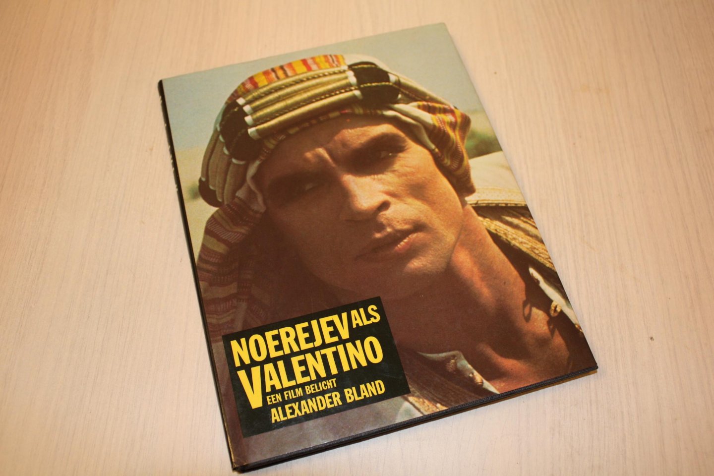 Bland - Noerejev als valentino / druk 1