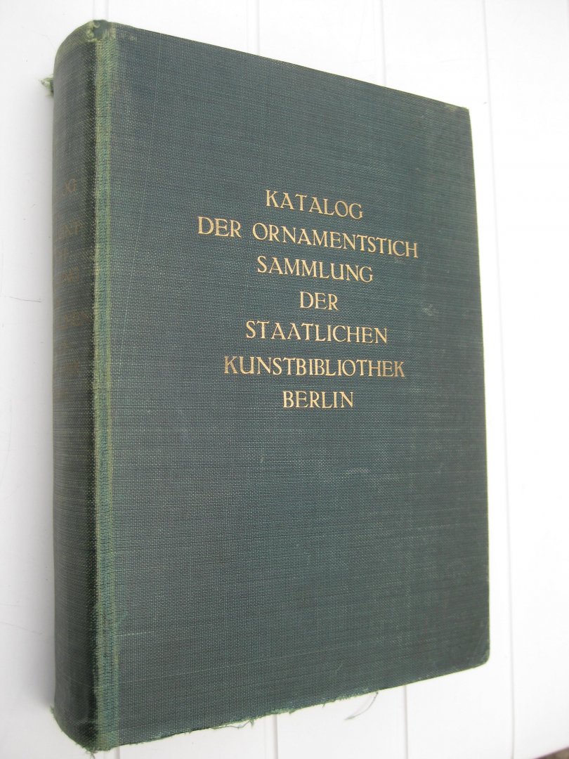  - Katalog der Ornamentstichsammlung der Staatlichen Kunstbibliothek Berlin.
